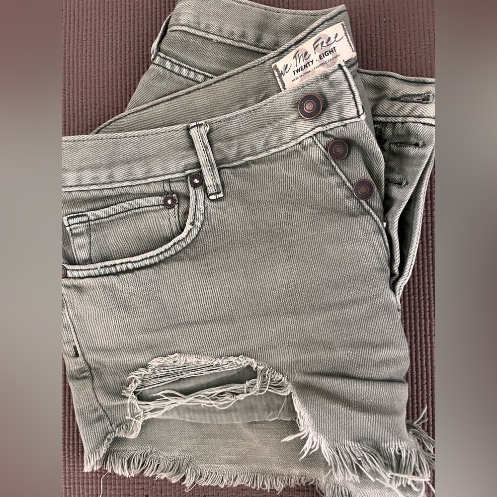 Free people olive green shorts , sz 28